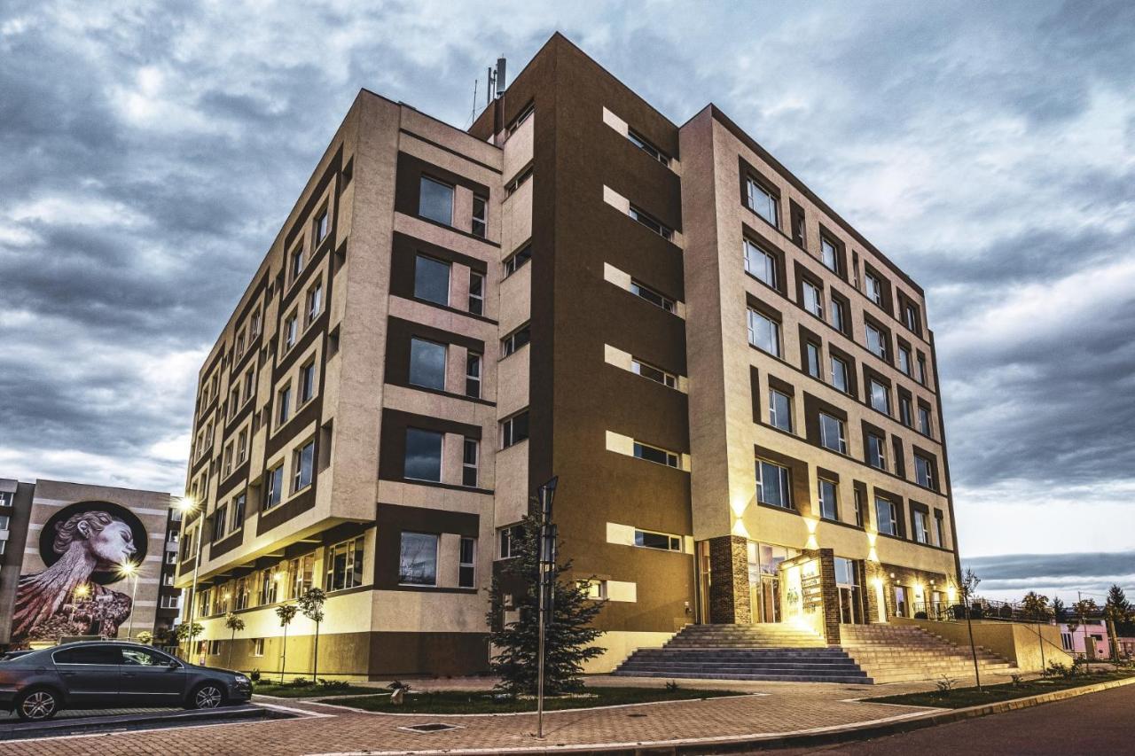 Fiald Hotel&Spa Bacău Buitenkant foto