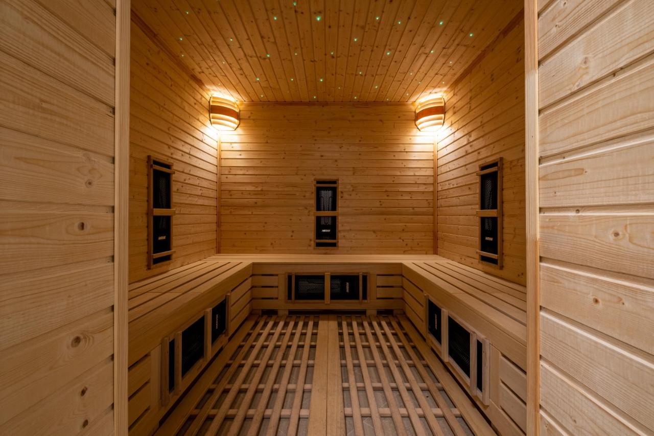 Fiald Hotel&Spa Bacău Buitenkant foto