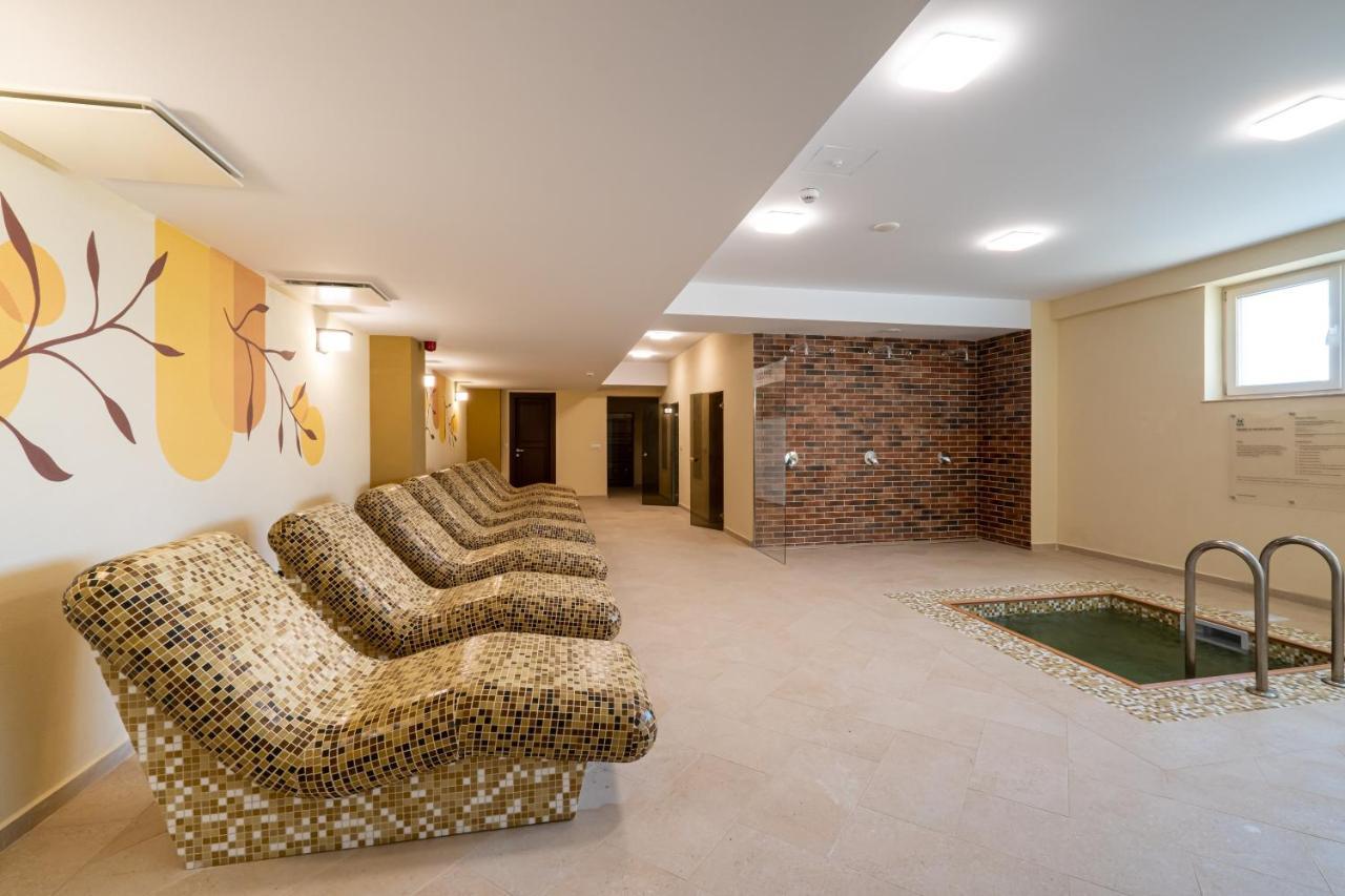 Fiald Hotel&Spa Bacău Buitenkant foto