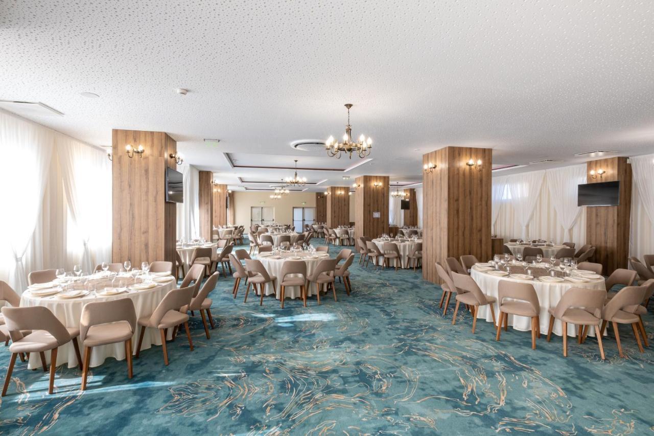 Fiald Hotel&Spa Bacău Buitenkant foto