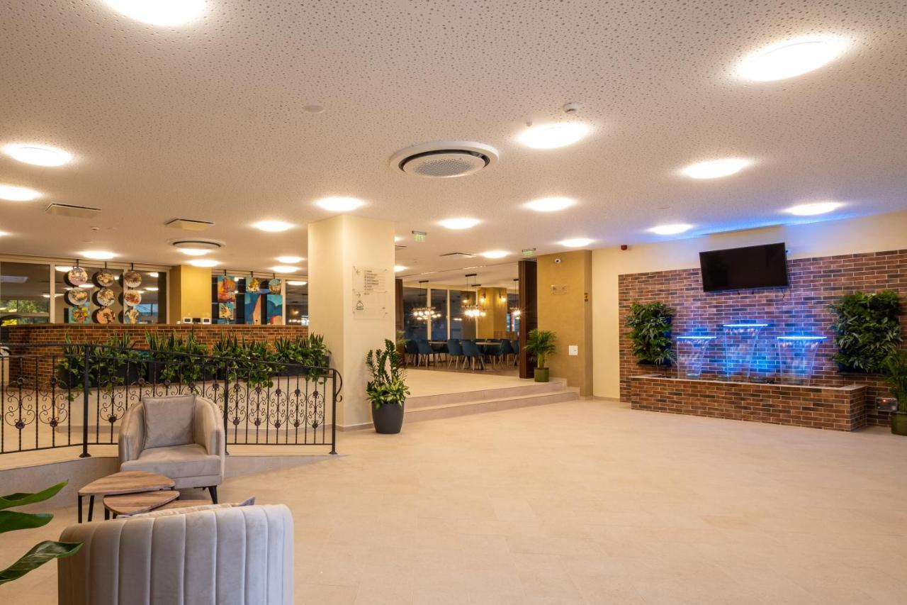 Fiald Hotel&Spa Bacău Buitenkant foto