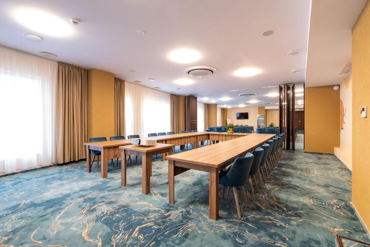 Fiald Hotel&Spa Bacău Buitenkant foto