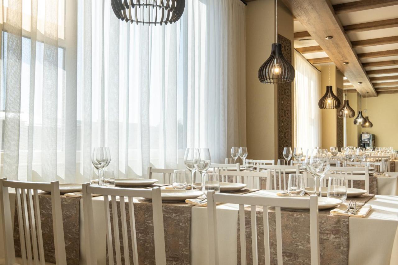 Fiald Hotel&Spa Bacău Buitenkant foto